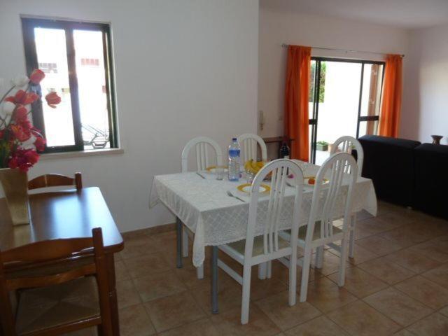 Holiday House อัลบูเฟรา ภายนอก รูปภาพ